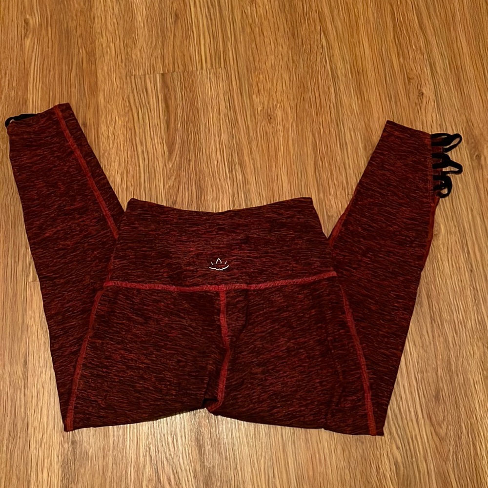 Beyond yoga leggings size small